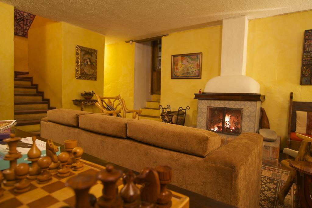 Las Palmeras Inn Otavalo Bagian luar foto