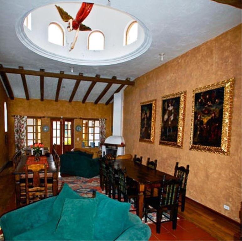 Las Palmeras Inn Otavalo Bagian luar foto